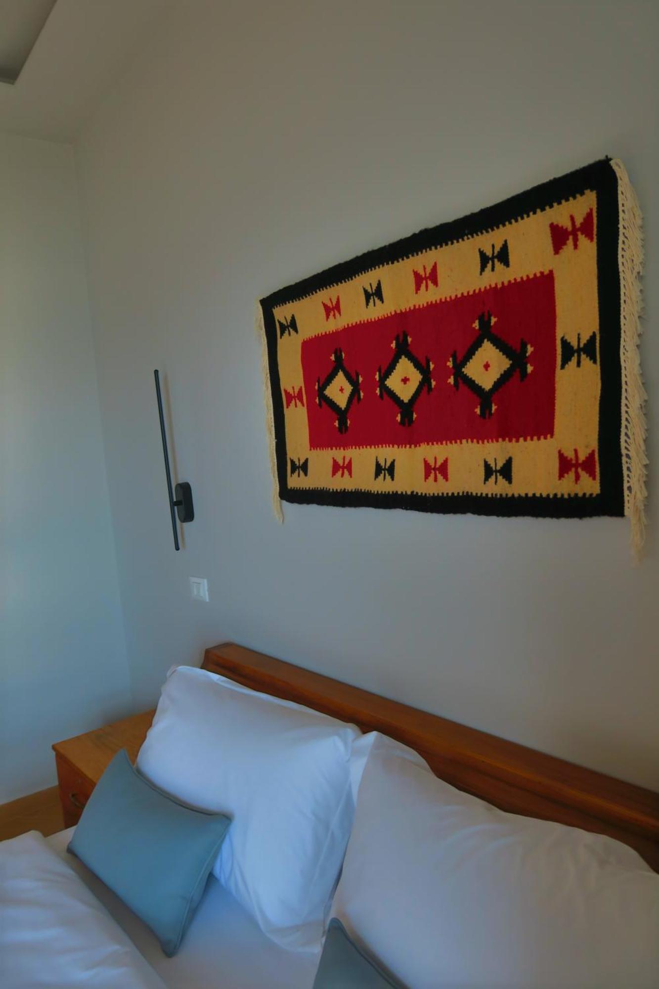 Doko Hotel Radhimë Eksteriør billede